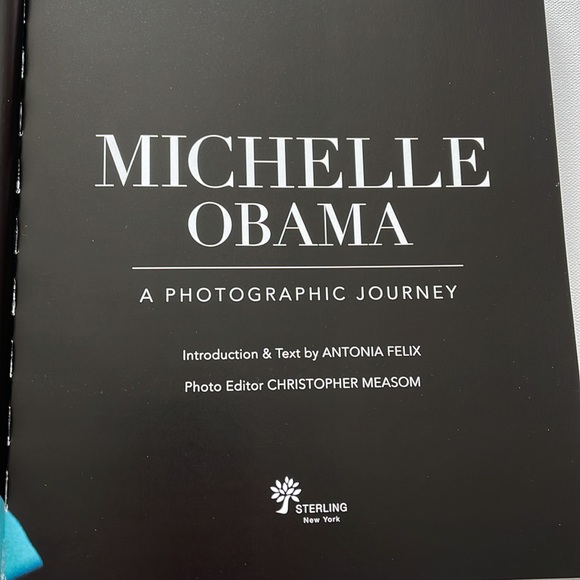Coffee Table Book - Michelle Obama A Photographic Journey ๐ - Picture 5 of 12